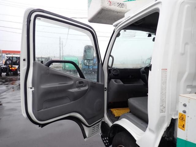 HINO DUTRO 2013 Image 31