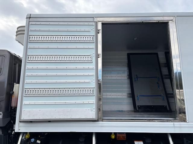 MITSUBISHI FUSOU SUPER GREAT 2023 Image 31