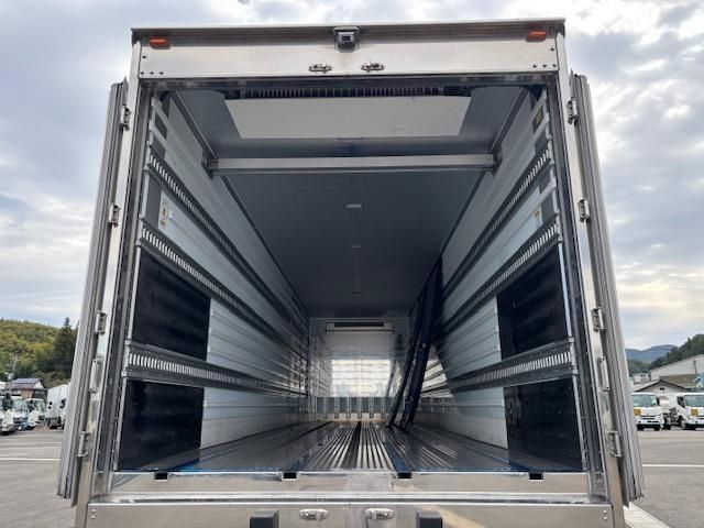 MITSUBISHI FUSOU SUPER GREAT 2023 Image 31