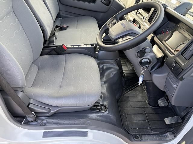 ISUZU ELF 2025 Image 31