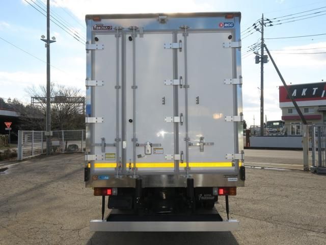 HINO DUTRO 2018 Image 31