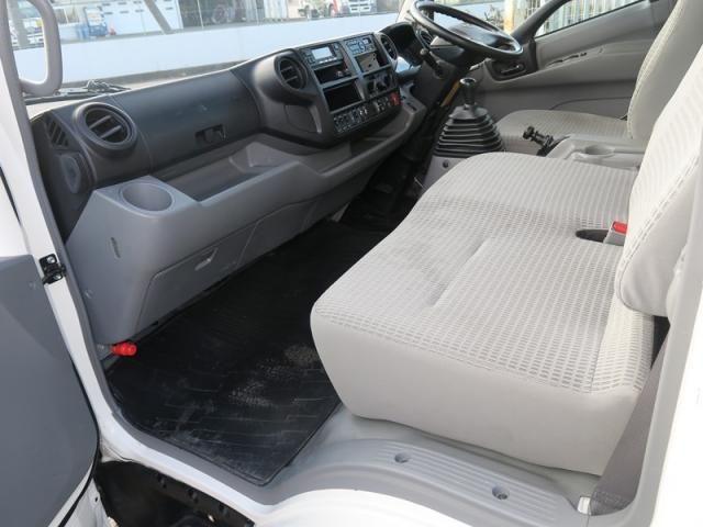 HINO DUTRO 2018 Image 31