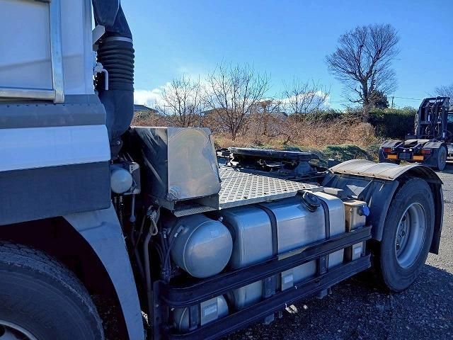 NISSAN DIESEL QUON 2011 Image 31