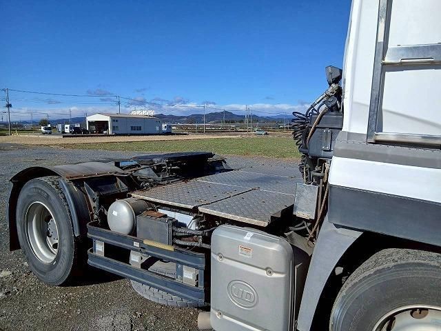 NISSAN DIESEL QUON 2011 Image 31