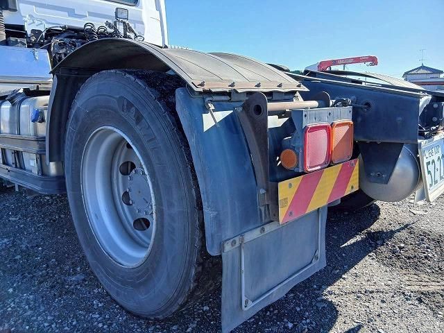 NISSAN DIESEL QUON 2011 Image 31