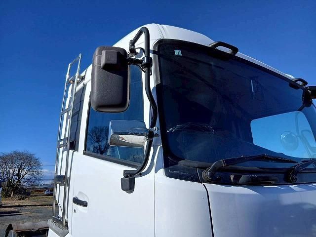 NISSAN DIESEL QUON 2011 Image 31