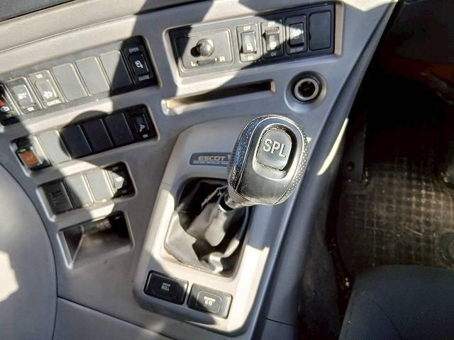 NISSAN DIESEL QUON 2011 Image 31