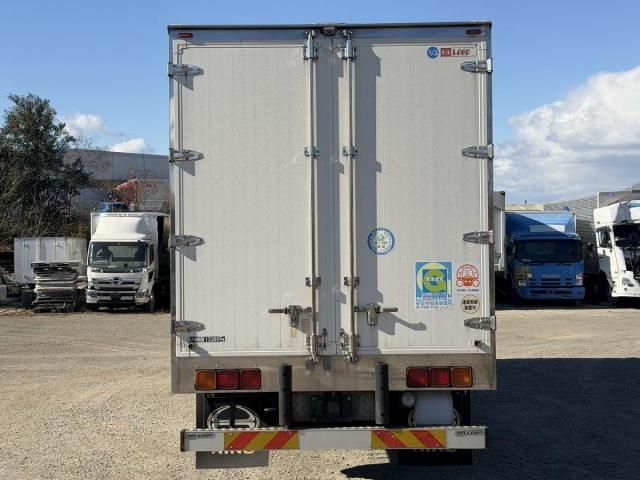 HINO PROFIA 2015 Image 31