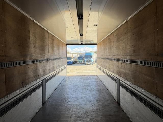 HINO PROFIA 2015 Image 31