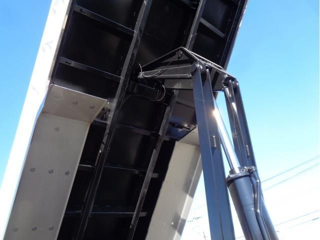 MITSUBISHI FUSOU SUPER GREAT 2025 Image 31