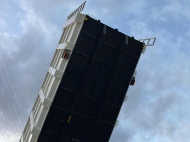 MITSUBISHI FUSOU SUPER GREAT 2024 Image 31