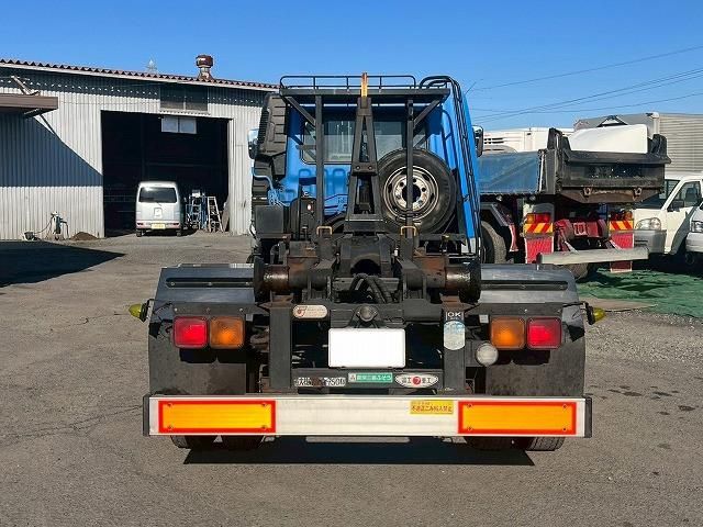 MITSUBISHI FUSOU FIGHTER 2003 Image 31