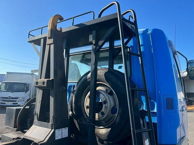 MITSUBISHI FUSOU FIGHTER 2003 Image 31