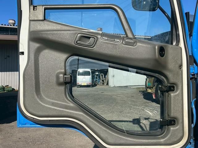 MITSUBISHI FUSOU FIGHTER 2003 Image 31