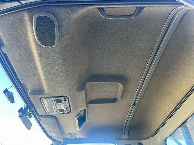 MITSUBISHI FUSOU FIGHTER 2003 Image 31