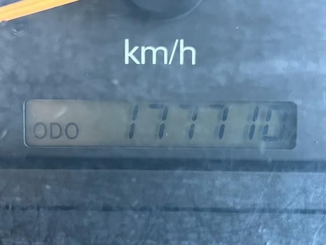 MITSUBISHI FUSOU FIGHTER 2003 Image 31