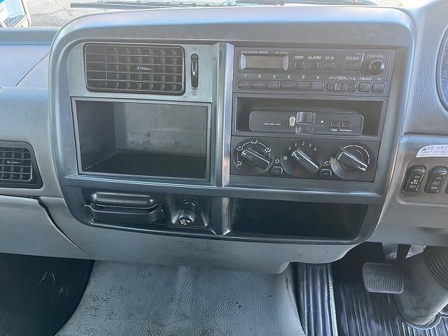 MITSUBISHI FUSOU FIGHTER 2003 Image 31