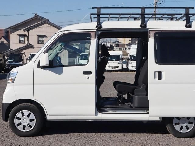 DAIHATSU HIJET VAN 4WD 2021 Image 31