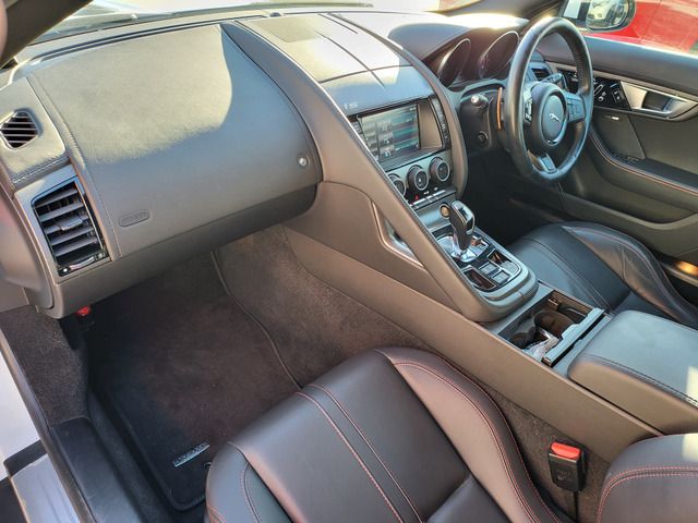 JAGUAR F TYPE 2014 Image 31