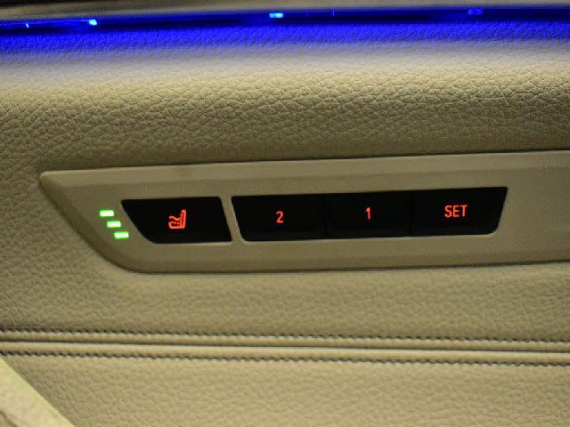 BMW 5SERIES SEDAN 2017 Image 31