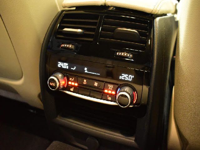 BMW 5SERIES SEDAN 2017 Image 31