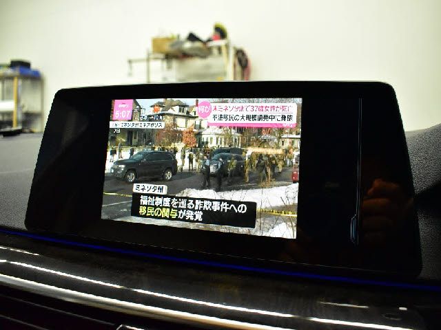 BMW 5SERIES SEDAN 2017 Image 31