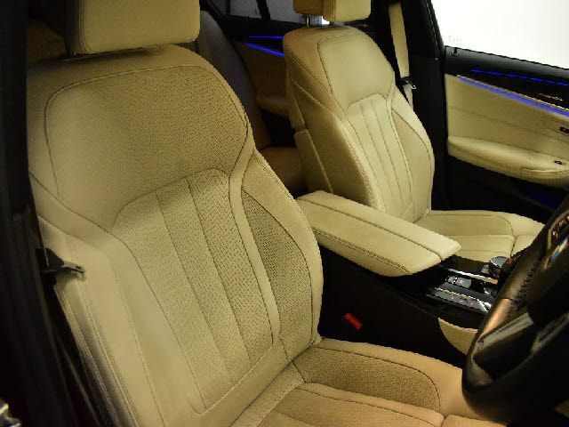 BMW 5SERIES SEDAN 2017 Image 31