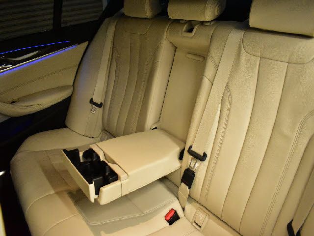 BMW 5SERIES SEDAN 2017 Image 31