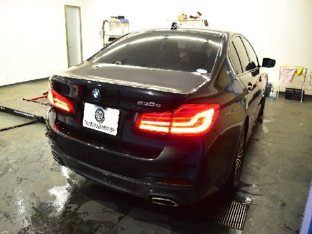 BMW 5SERIES SEDAN 2017 Image 31