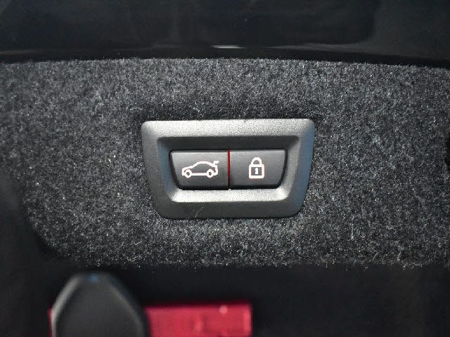 BMW 5SERIES SEDAN 2017 Image 31