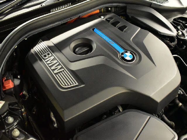 BMW 5SERIES SEDAN 2017 Image 31