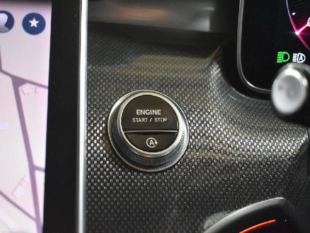 MERCEDES BENZ C CLAS 2022 Image 31