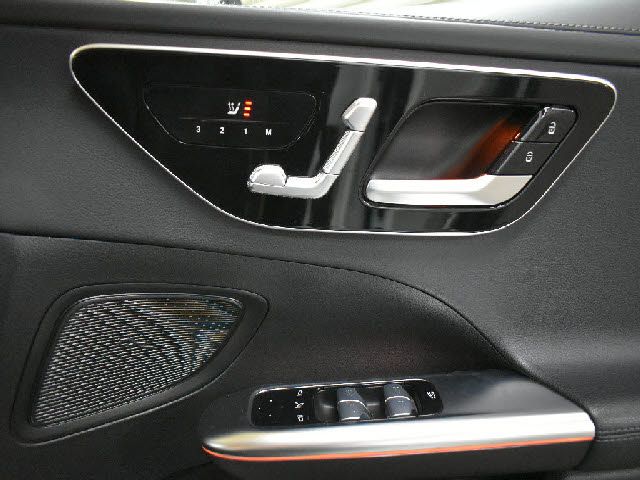 MERCEDES BENZ C CLAS 2022 Image 31