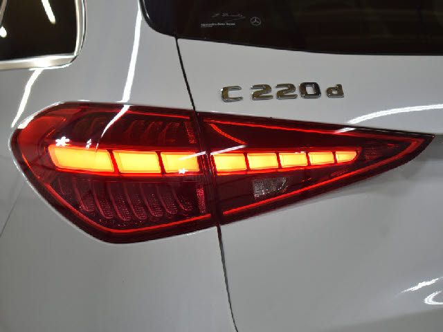 MERCEDES BENZ C CLAS 2022 Image 31