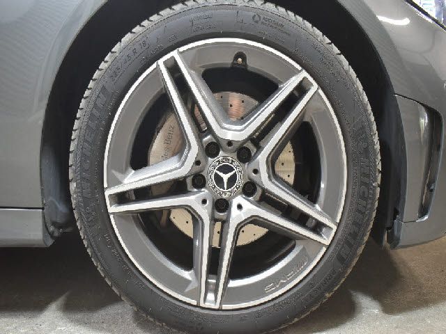 MERCEDES BENZ C CLAS 2019 Image 31