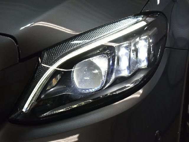 MERCEDES BENZ C CLAS 2019 Image 31