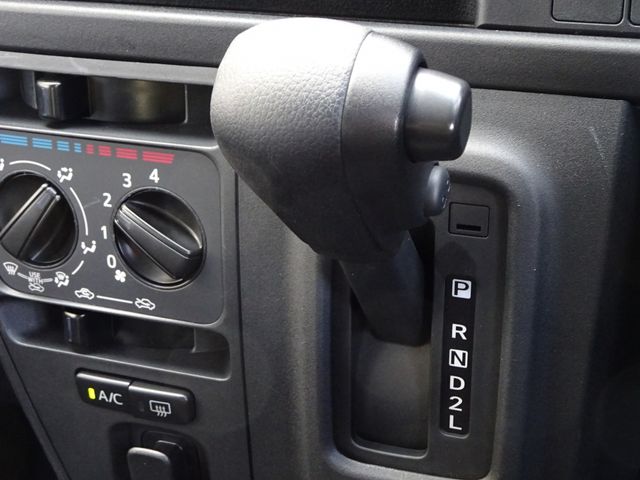 DAIHATSU HIJET CARGO 2019 Image 31