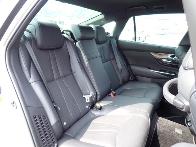 TOYOTA CROWN SEDAN HYBRID 4 2019 Image 31