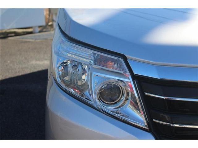 TOYOTA NOAH HYBRID 2015 Image 31
