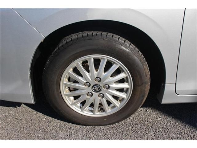 TOYOTA NOAH HYBRID 2015 Image 31