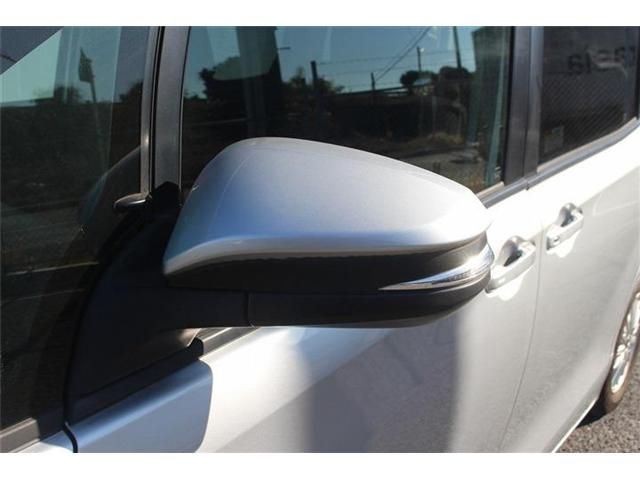 TOYOTA NOAH HYBRID 2015 Image 31