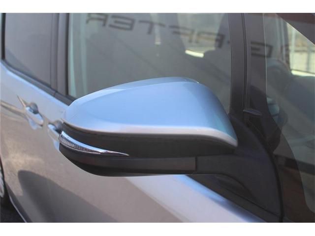 TOYOTA NOAH HYBRID 2015 Image 31