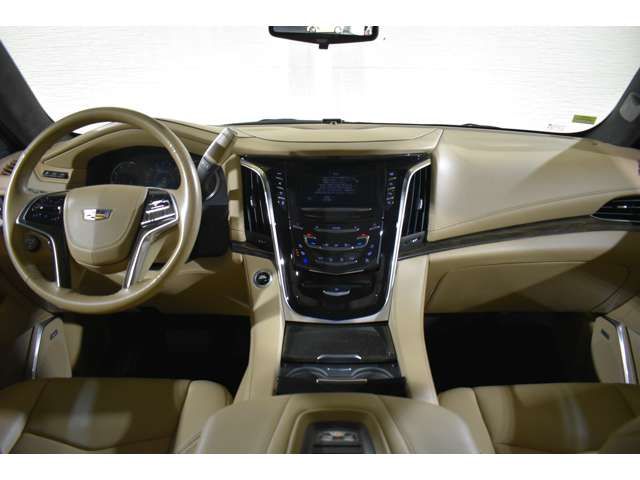 CADILLAC ESCALADE 2018 Image 31