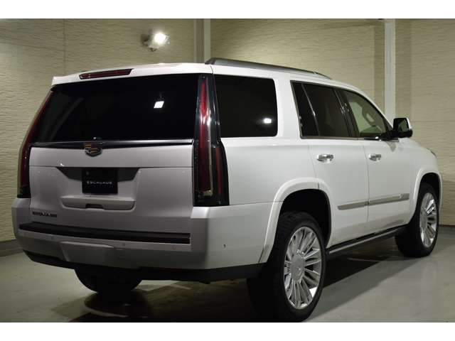 CADILLAC ESCALADE 2018 Image 31