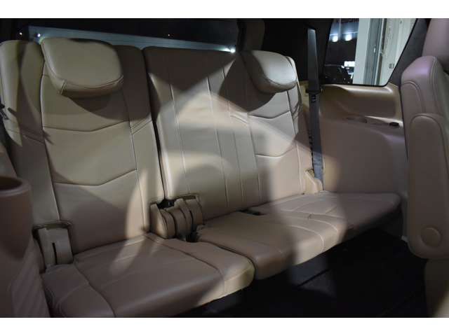 CADILLAC ESCALADE 2018 Image 31