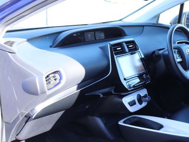 TOYOTA PRIUS 2016 Image 31