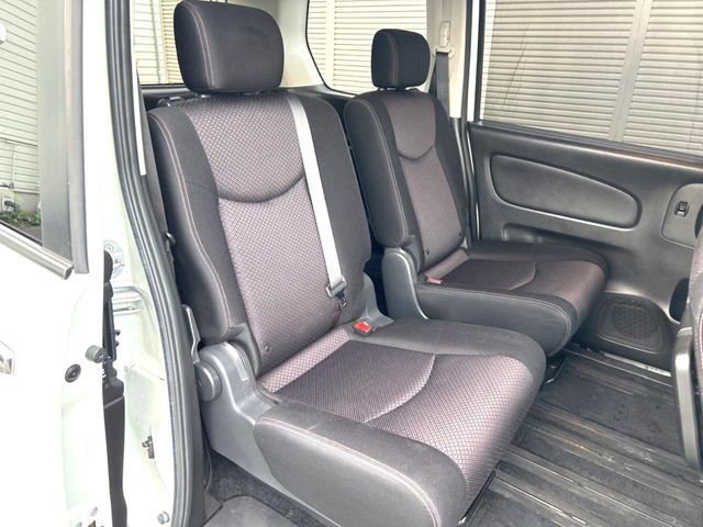 NISSAN SERENA  S-HYBRID 2012 Image 31