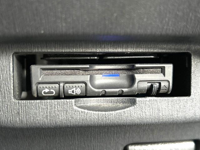 TOYOTA PRIUS 2015 Image 31