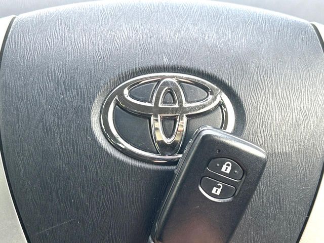 TOYOTA PRIUS 2015 Image 31