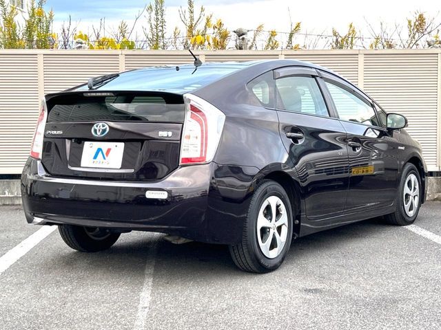 TOYOTA PRIUS 2015 Image 31
